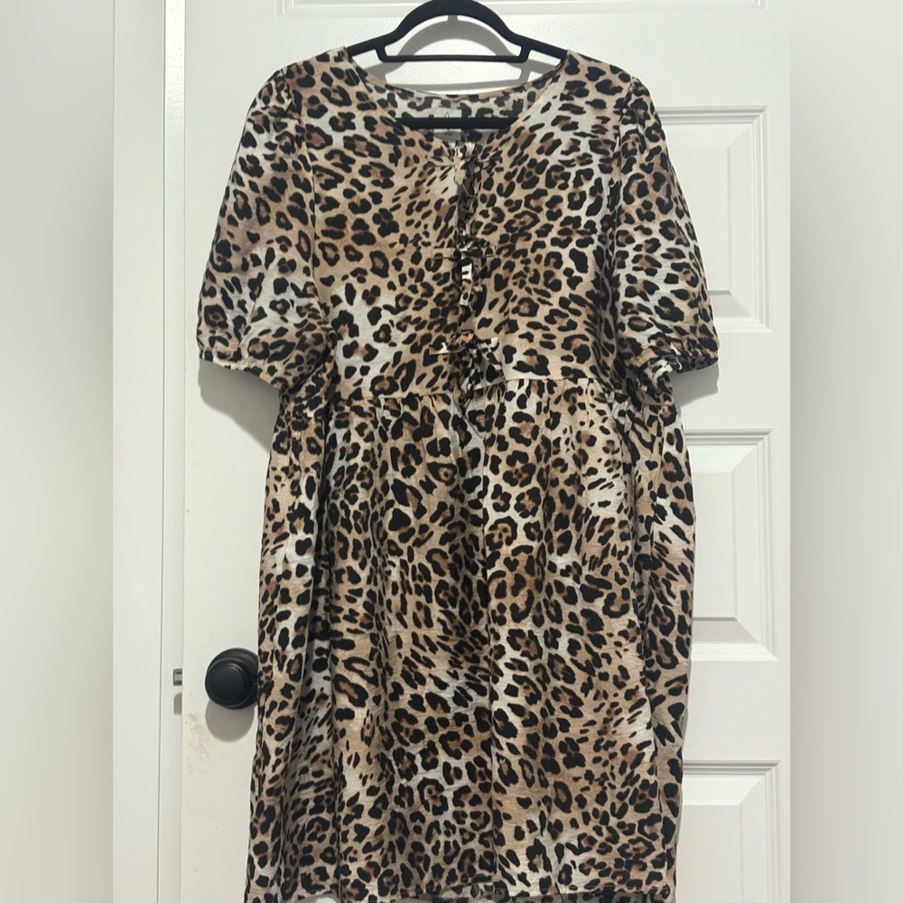 NWT Joie Leopard Print Dress with Bow Details
